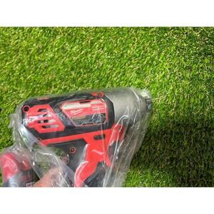 Milwaukee 2553-20 1/4in 12V Impact Driver Red
